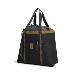 Topo Designs Mountain Utility Tote 23 Topo Designs Mountain Utility Tote -Urban Trail Cheap Store SS25 U MountainUtilityTote Black Neutral 932431024 Quarter 1